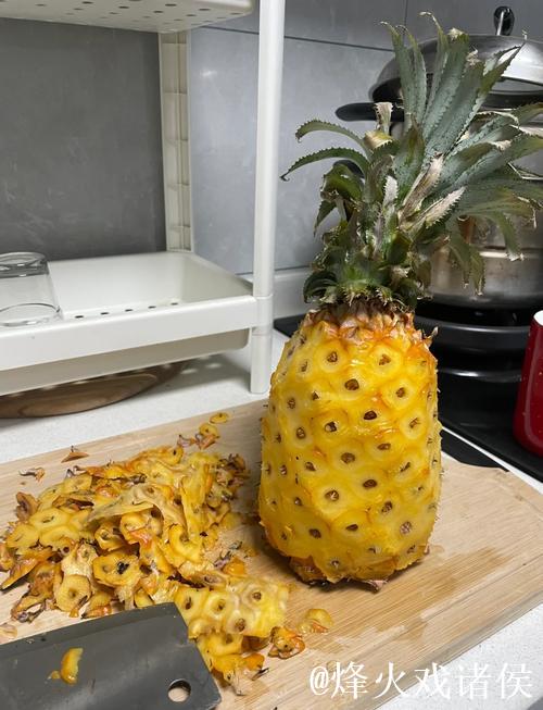 如何削菠萝皮视频教程 如何削菠萝皮视频教程